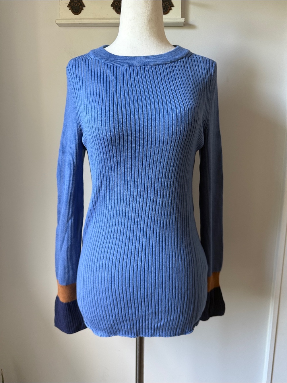 Boss Periwinkle Blue Ribbed Crewneck Sweater 100% Virgin Wool Preppy Classic